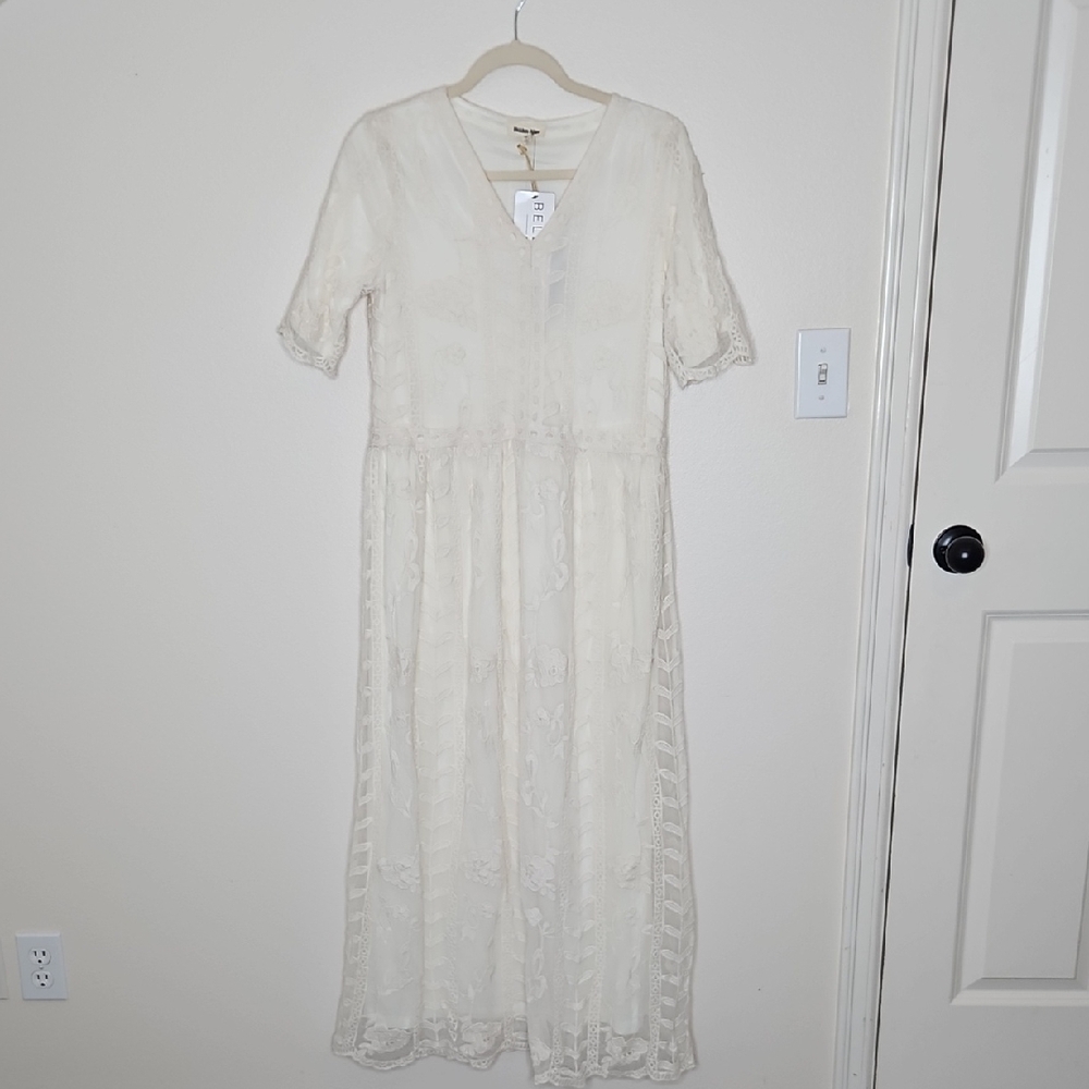 NWT Hidden Alley White Lace Boho Maxi Dress Size Medium